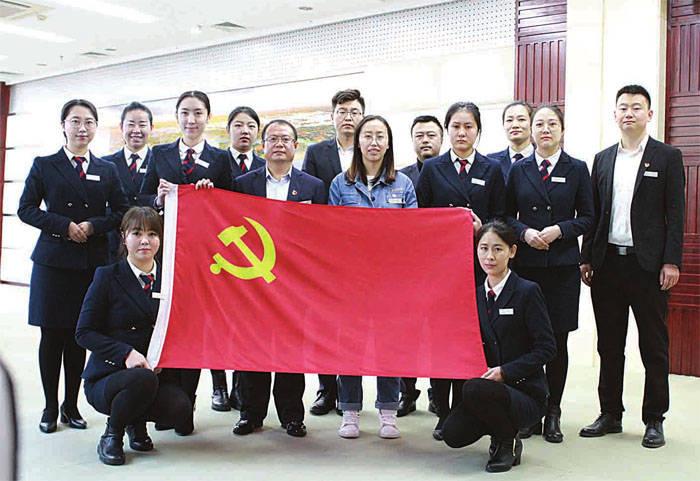 娱乐圈3对爷孙恋男主角，两人老无所依一人麻烦不断，都和钱有关